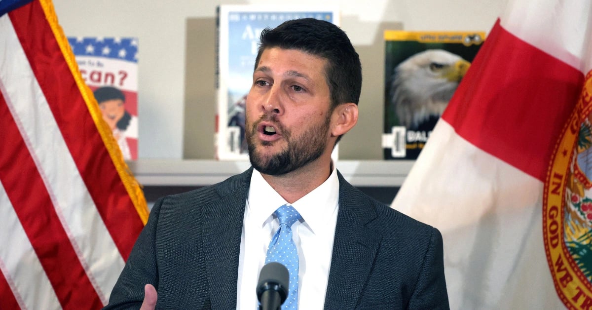 Florida AG Sues VGW And Stake Over Sweepstakes Casinos