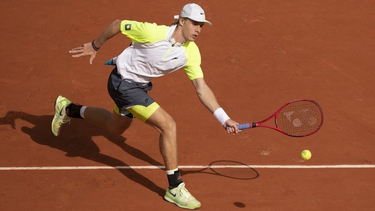 French Open: Canada's Shapovalov Advances, Set to Face No. 1 Alcaraz French Open: Canada's Shapovalov Advances, Set to Face No. 1 Alcaraz