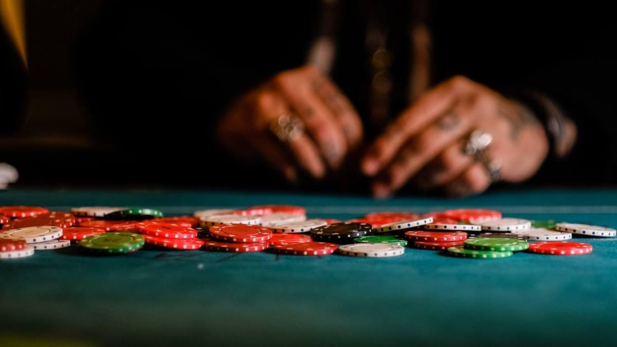 Qualifying for Live Poker Events via a Poker Satellite Qualifying for Live Poker Events via a Poker Satellite