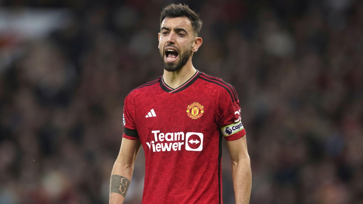 Paul Parker: Man Utd Need To Take Captain's Armband Off Bruno Fernandes Paul Parker: Man Utd Need To Take Captain's Armband Off Bruno Fernandes