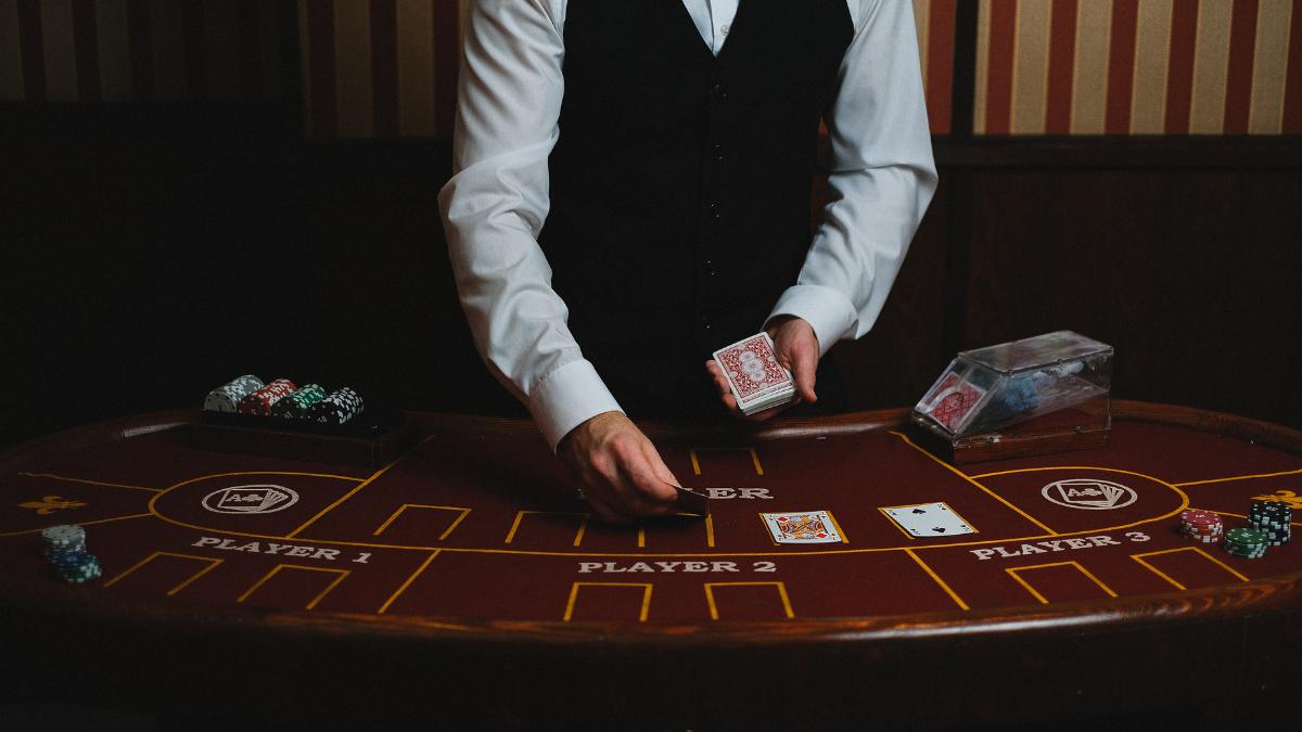 New Smoke-Free Gambling Lounge Opens at Mohegan PA New Smoke-Free Gambling Lounge Opens at Mohegan PA