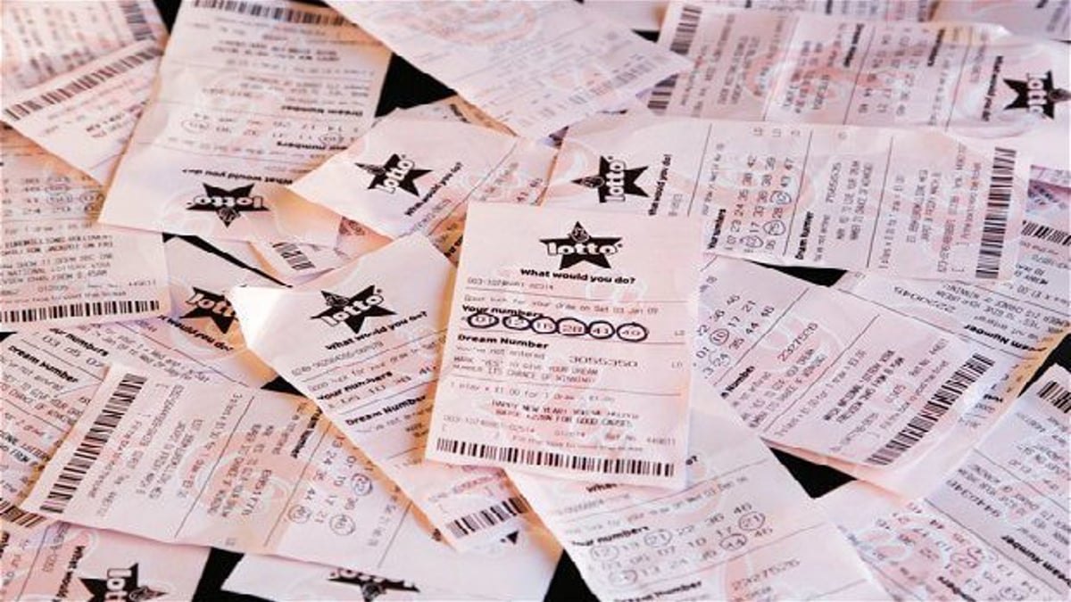 Online vs Offline Lottery Tickets Online vs Offline Lottery Tickets