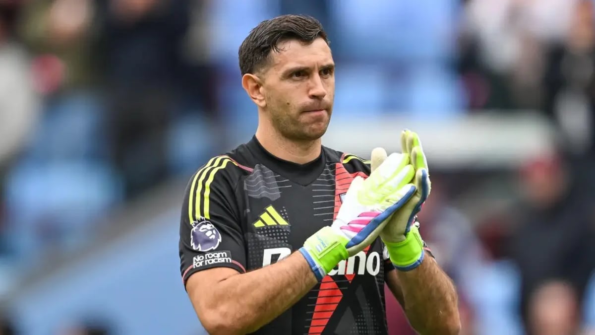 Emi Martinez Next Club Odds: Manchester United Favourites To Land Villa Keeper Emi Martinez Next Club Odds: Manchester United Favourites To Land Villa Keeper
