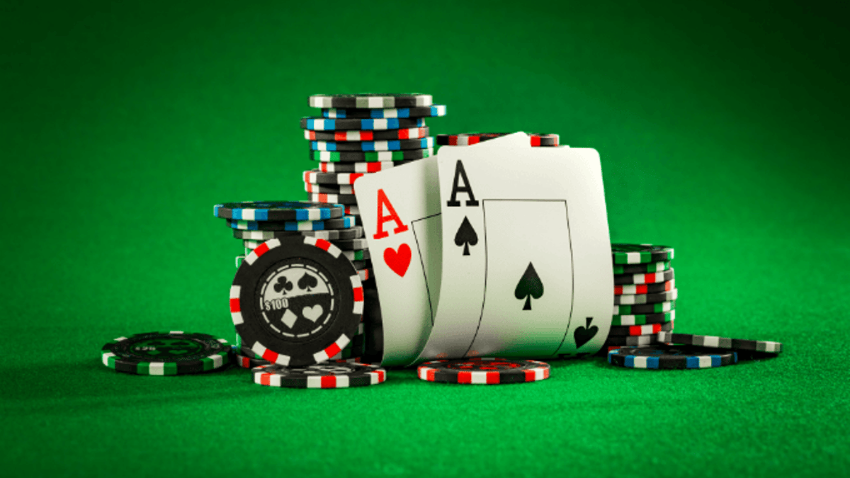 The Advantages to Playing 'No Limit' vs 'Limit' Poker Games The Advantages to Playing 'No Limit' vs 'Limit' Poker Games