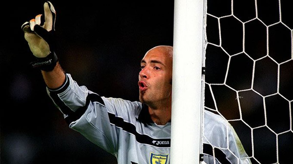 Cristiano Lupatelli: The Goalkeeper Who Wore No.10 For A Bet Cristiano Lupatelli: The Goalkeeper Who Wore No.10 For A Bet