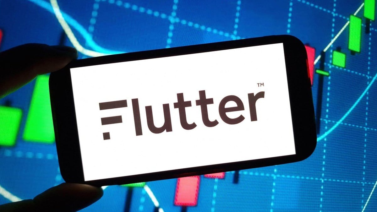 Flutter Lowers 2026 Outlook, CEO Peter Jackson to Step Down Flutter Lowers 2026 Outlook, CEO Peter Jackson to Step Down