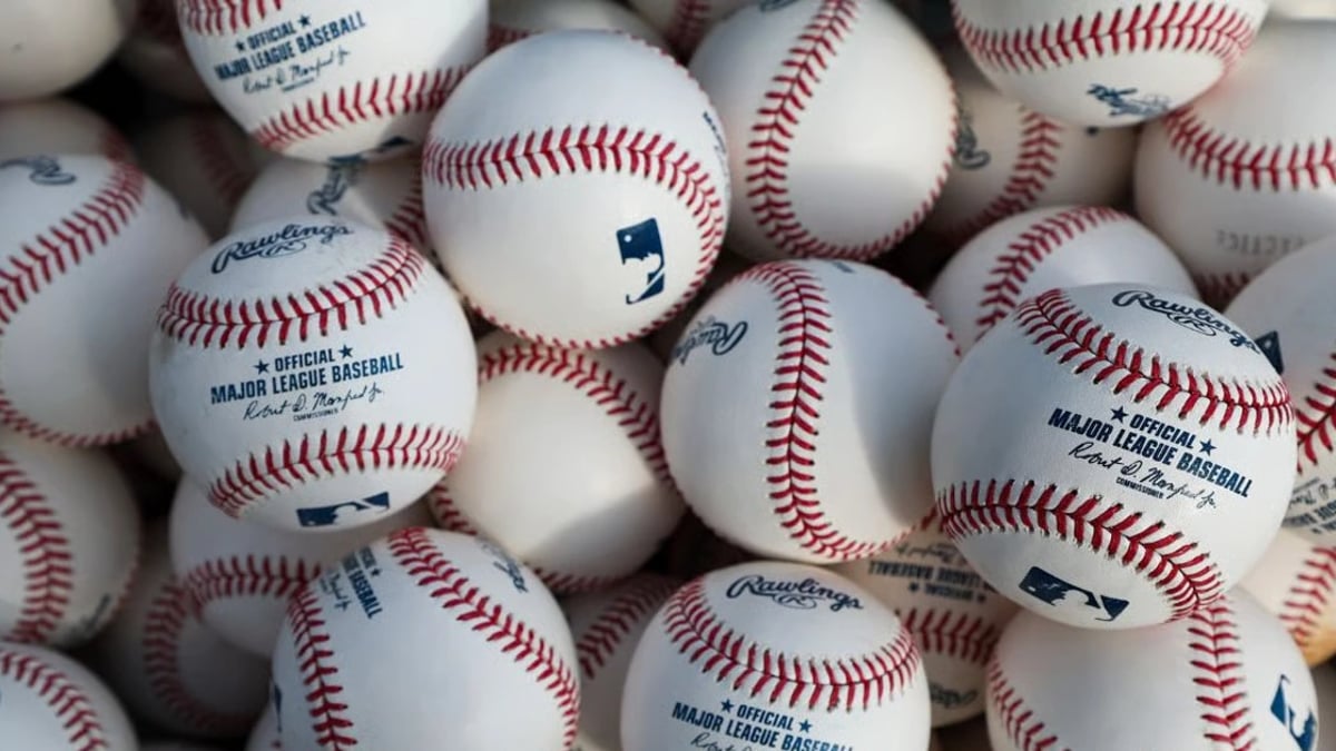 How to Bet on the MLB: Tips & Strategies for Baseball Betting How to Bet on the MLB: Tips & Strategies for Baseball Betting