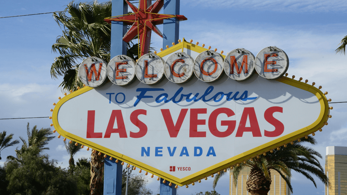 Las Vegas Strip Gaming Revenue Climbs 8.2% Amid Persistent Tourism Decline Las Vegas Strip Gaming Revenue Climbs 8.2% Amid Persistent Tourism Decline