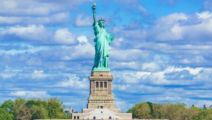 Five Online Sportsbooks Await Sports Betting Approval in New York Five Online Sportsbooks Await Sports Betting Approval in New York