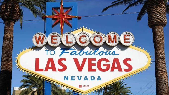Caesars Brings Horseshoe Name To Las Vegas Strip Caesars Brings Horseshoe Name To Las Vegas Strip