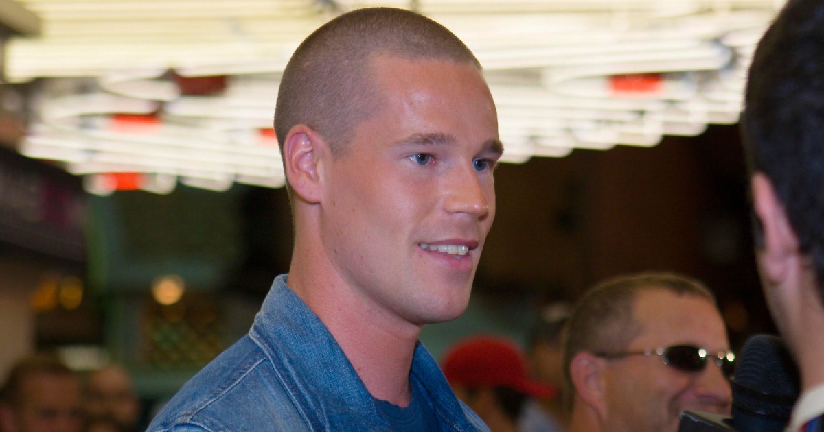 Poker Fans Debate $825K Genius Call by Patrik Antonius Poker Fans Debate $825K Genius Call by Patrik Antonius