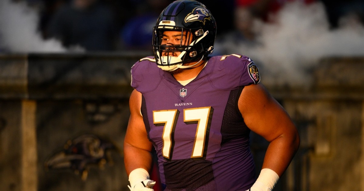 Who Has the NFL's Biggest Offensive Line? Top 5 Heaviest NFL Offensive Linemen Ranked Who Has the NFL's Biggest Offensive Line? Top 5 Heaviest NFL Offensive Linemen Ranked