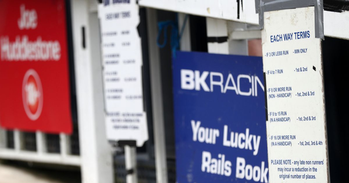 How Does Each Way Betting Work? Each Way Explained How Does Each Way Betting Work? Each Way Explained