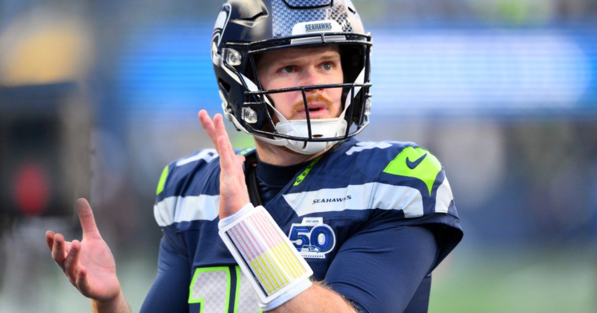 NFL Roundup: Super Bowl Quarterback Comparisons NFL Roundup: Super Bowl Quarterback Comparisons
