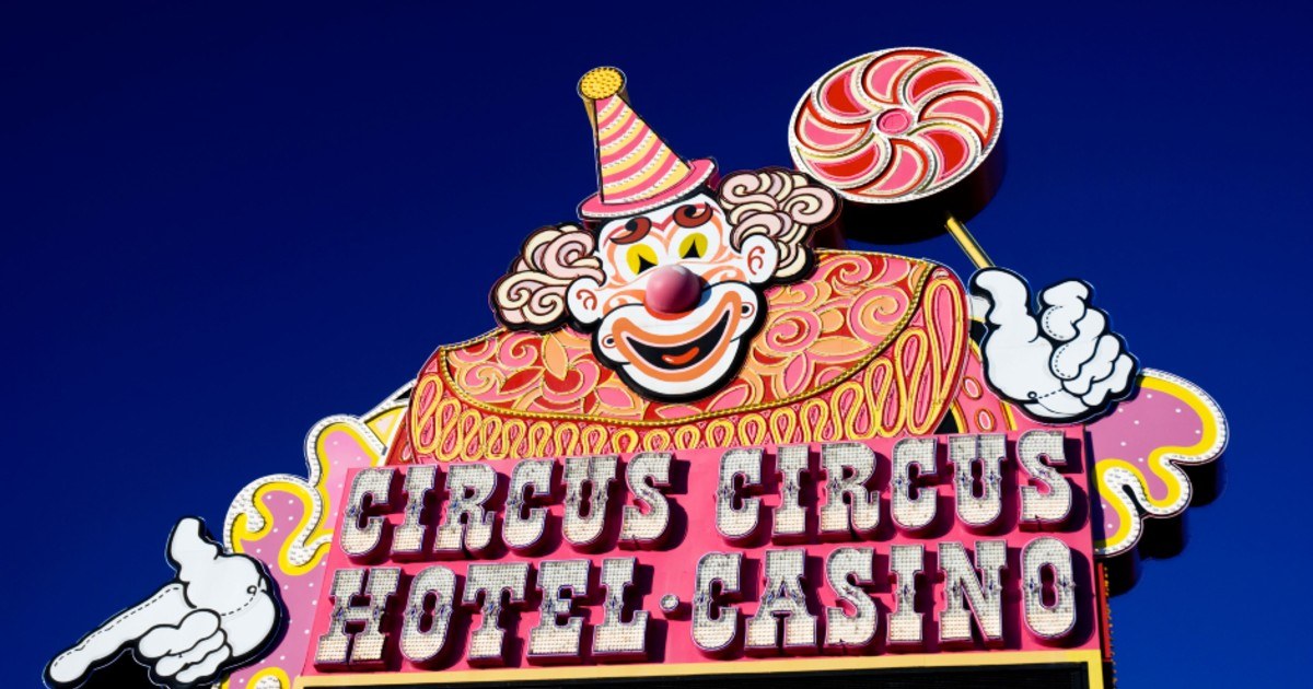 Las Vegas Mob-Era Casino Turns Back Clock By Offering Bingo, $2 Hot Dogs Las Vegas Mob-Era Casino Turns Back Clock By Offering Bingo, $2 Hot Dogs