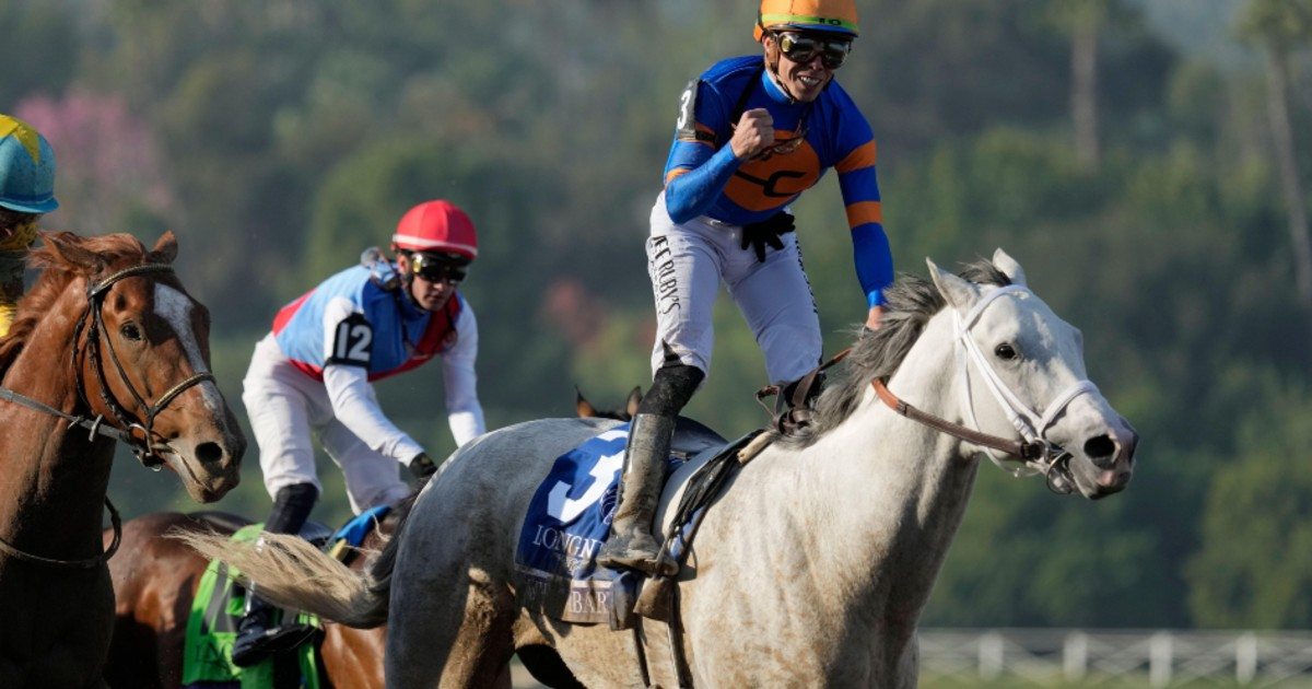White Abarrio Blows Past Sovereignty, Journalism To Win Oaklawn Handicap White Abarrio Blows Past Sovereignty, Journalism To Win Oaklawn Handicap