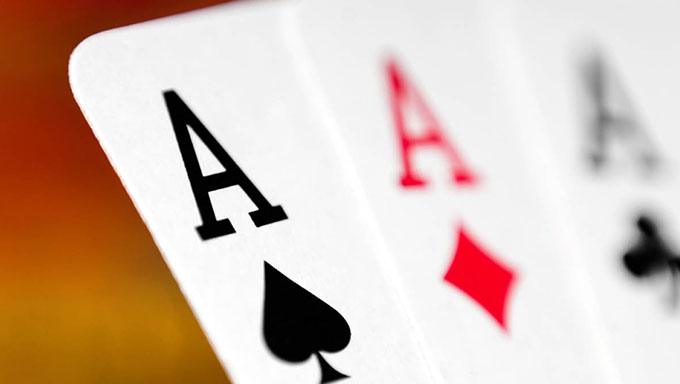 Poker Strategie: een Spel met Hoge Variantie Winnen Poker Strategie: een Spel met Hoge Variantie Winnen