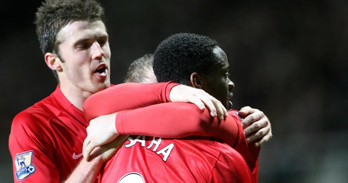 Louis Saha: Next Manchester United Manager Needs To Play The Way We Used To Play Louis Saha: Next Manchester United Manager Needs To Play The Way We Used To Play