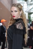 Charlotte Kirk als nächstes Bond Girl