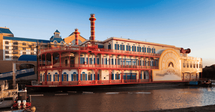 PENN Breaks Ground on $200m Hollywood Casino to Replace Iowa Riverboat