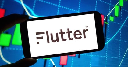 Flutter Lowers 2026 Outlook, CEO Peter Jackson to Step Down
