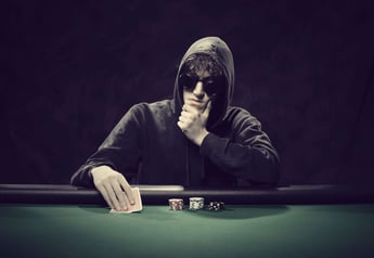 Poker Player Ivor Parker, 100, Signs With GGPoker Ahead Of Goliath 2026