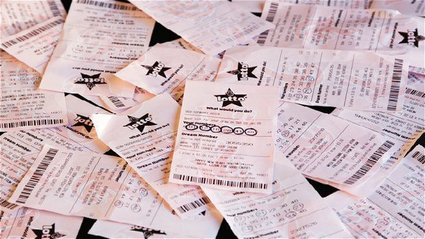 Online vs Offline Lottery Tickets